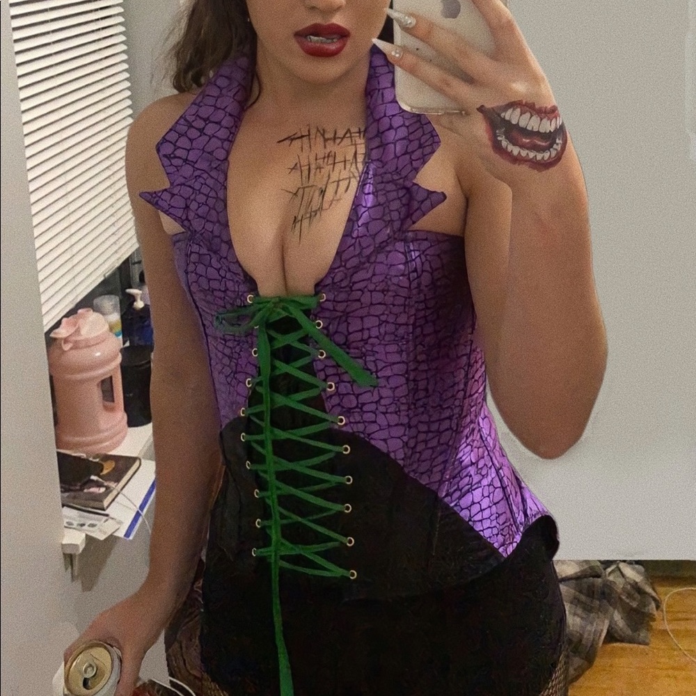 Selling this joker corset only wore this once, it’s a junior size medium